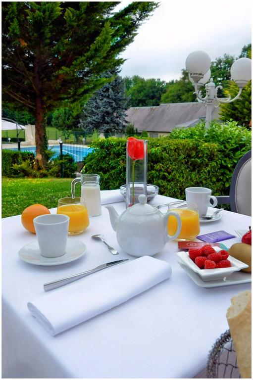 Hotel Restaurant Les Coquelicots, The Originals Relais Saint-Pardoux-l'Ortigier Exterior foto